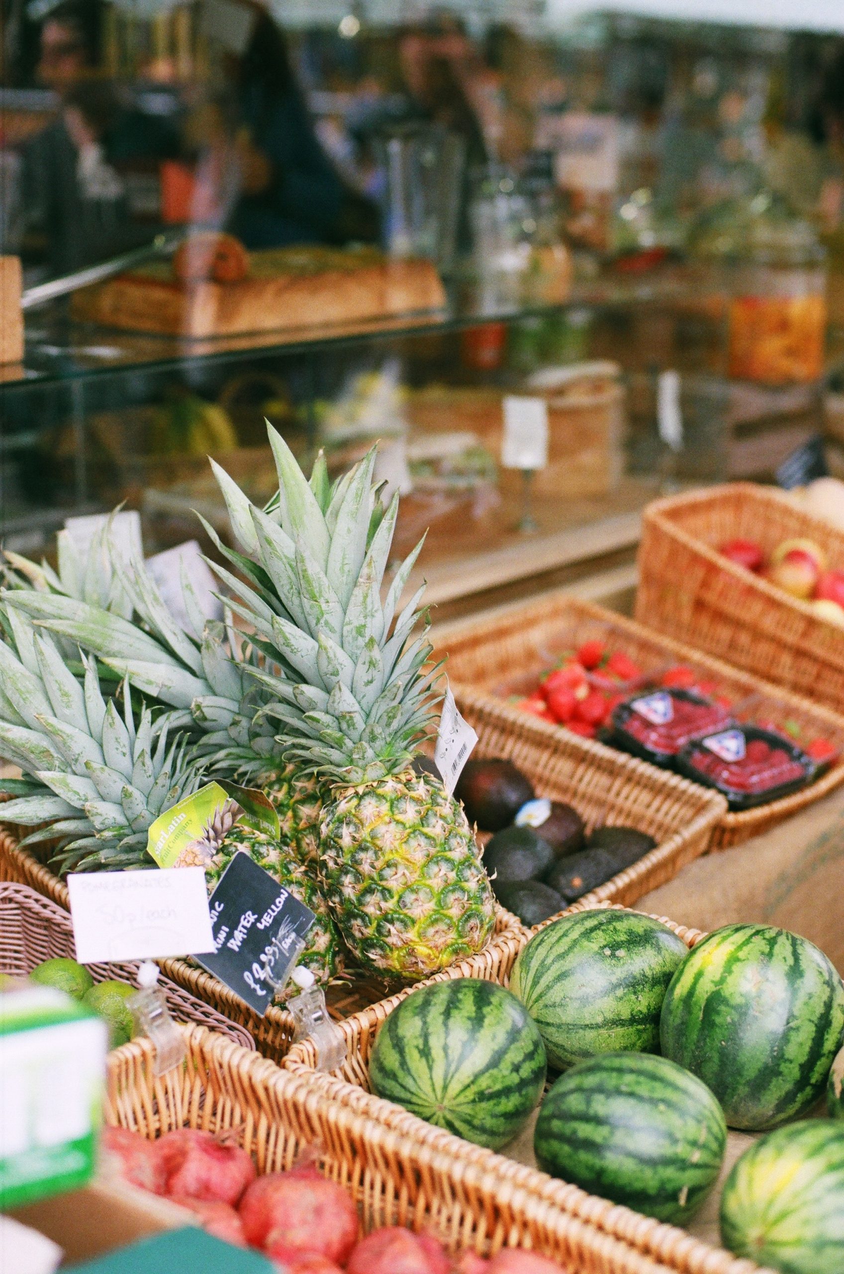 street-market-fruits-pineapple-shopping-3326215